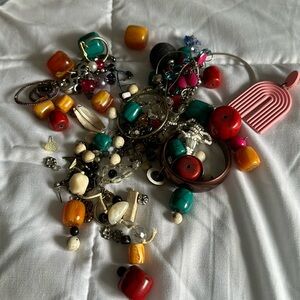 Vintage Jewelry Mix Broke Crafter Lot Scrap Salvage Junk Bead